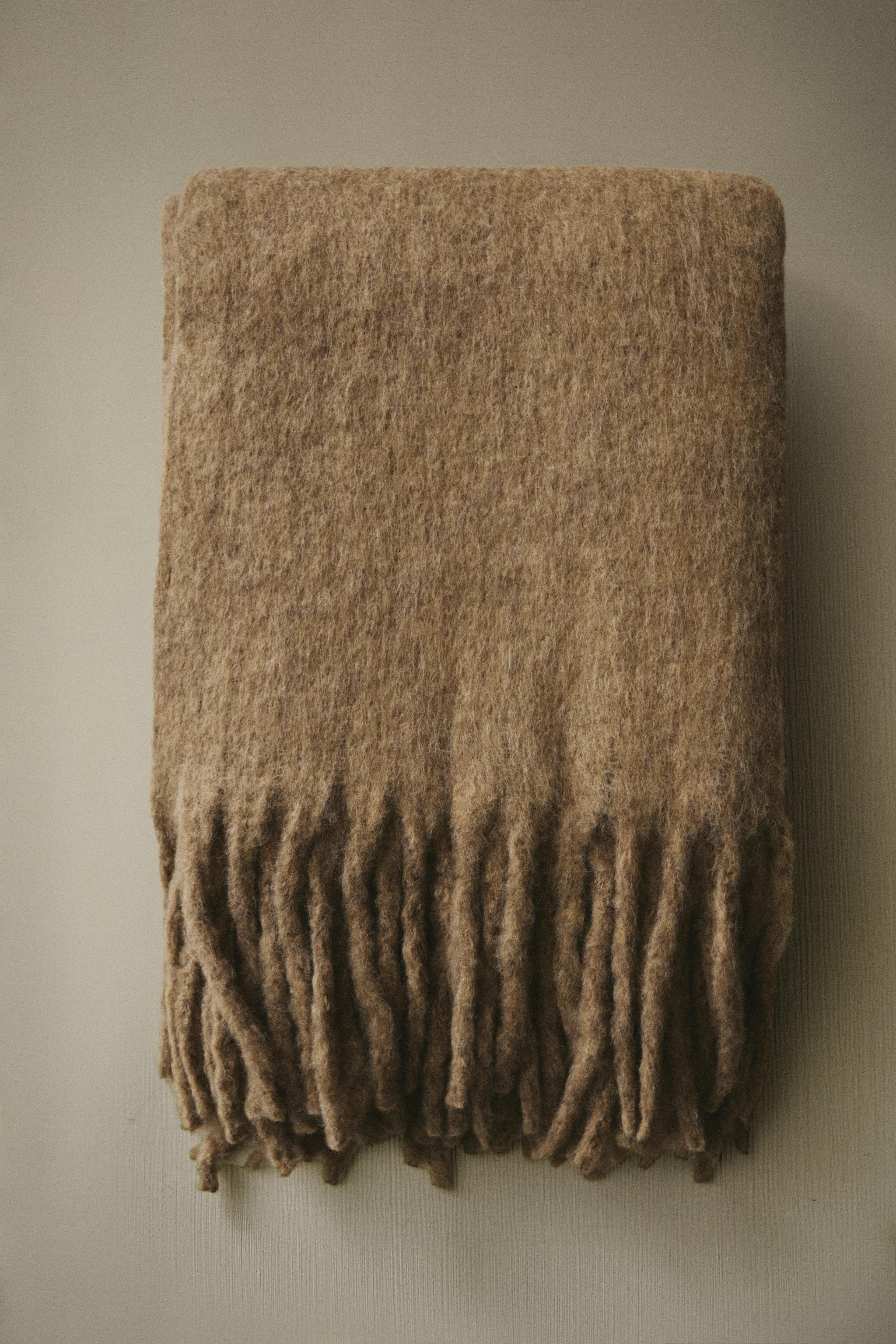 FRINGED SOFT BLANKET